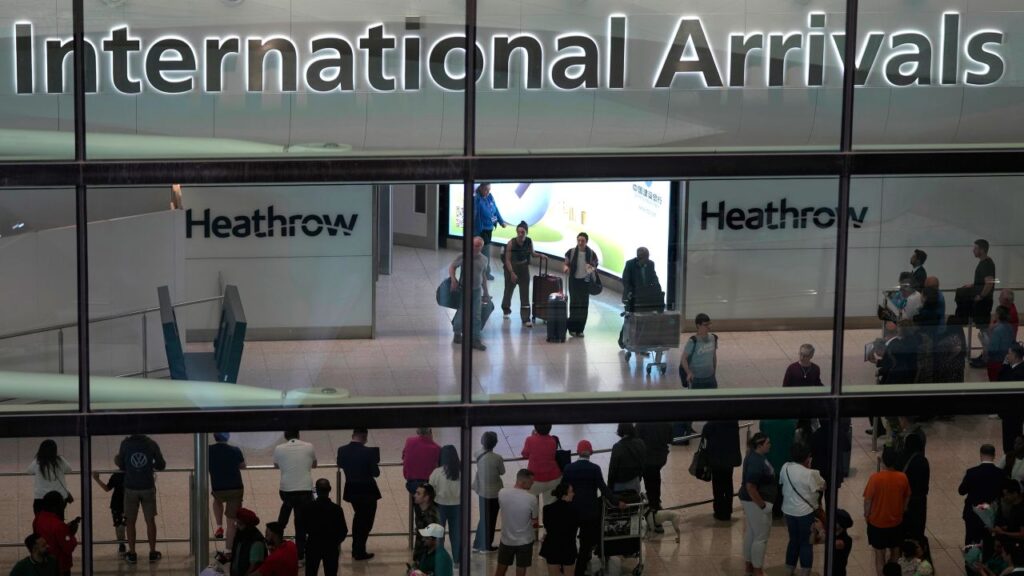 As the national border system fails, there is chaos at UK airports.