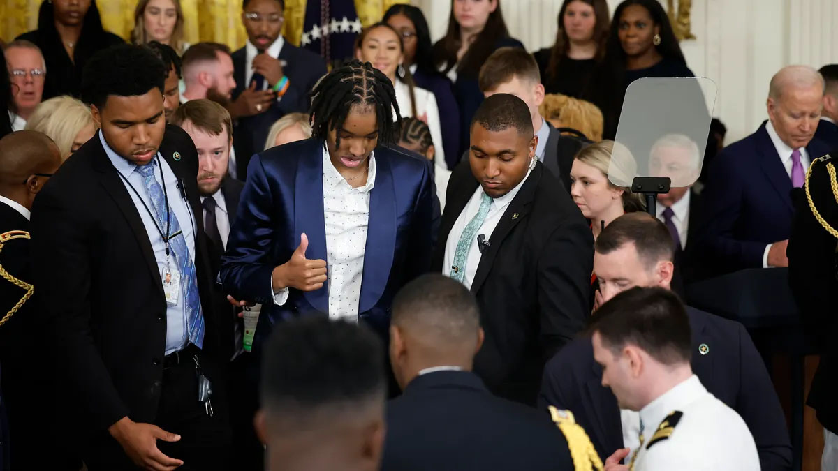 President Biden's discourse momentarily stopped after LSU ladies' b-ball star implodes during White House visit