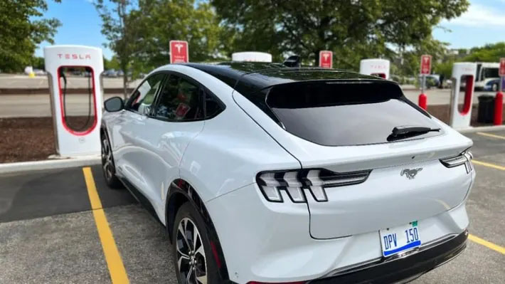 Deal between Ford And Tesla To Use Superchargers And Charging Connectors May Kill CCS