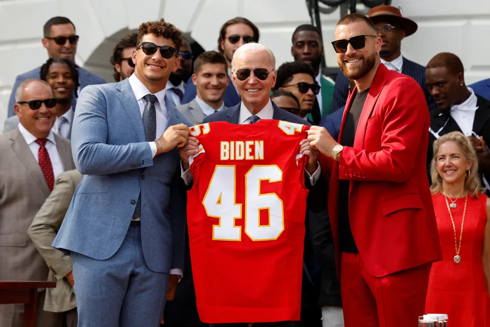 Patrick Mahomes catches Travis Kelce as Bosses TE endeavors to take over Joe Biden's White House platform